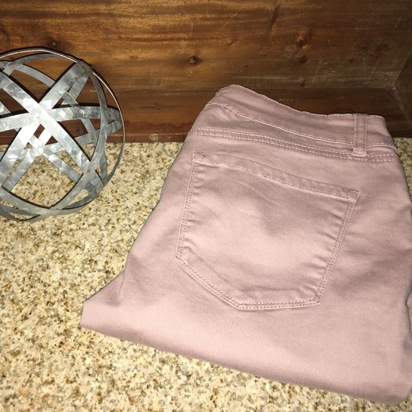 🎀Pink/mauve distressed Refuge stretch jeans - Picture 2 of 7